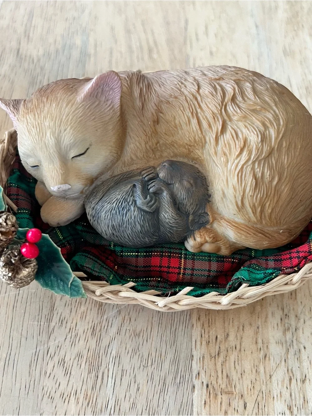 Vintage Christmas around the world ~ Not A Creature Was Stirring Figurine